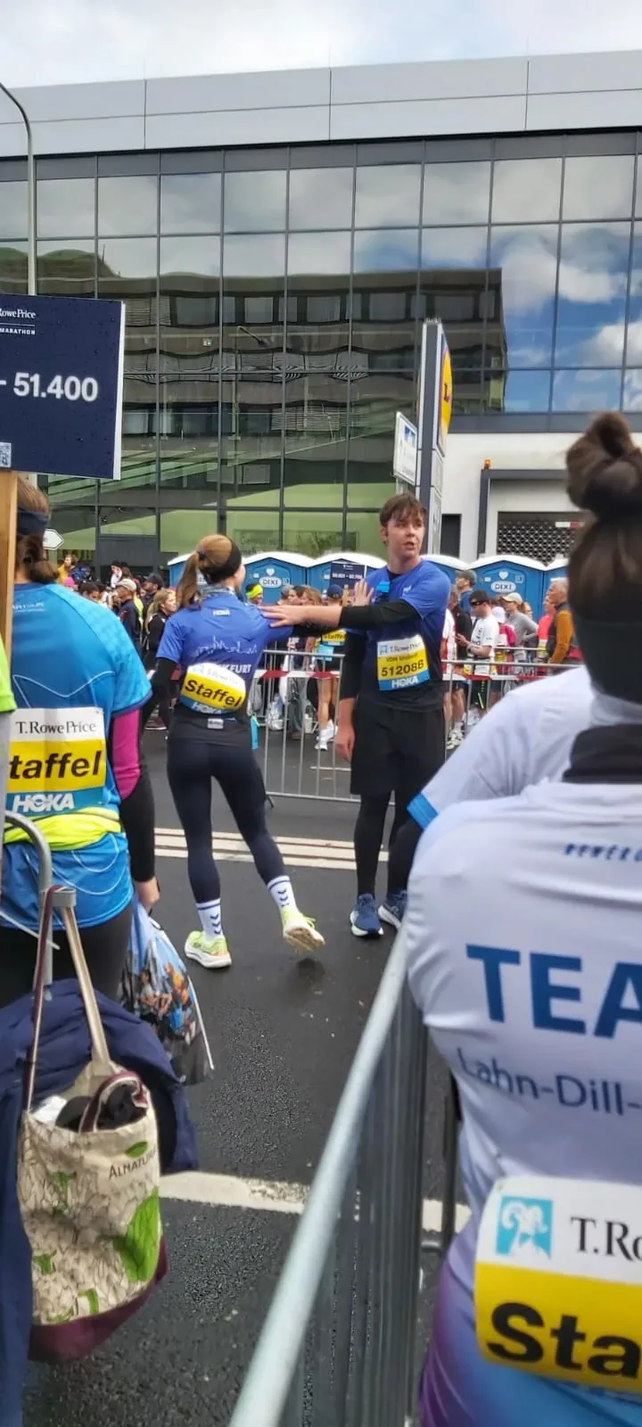 Anfeuern beim Frankfurt-Marathon